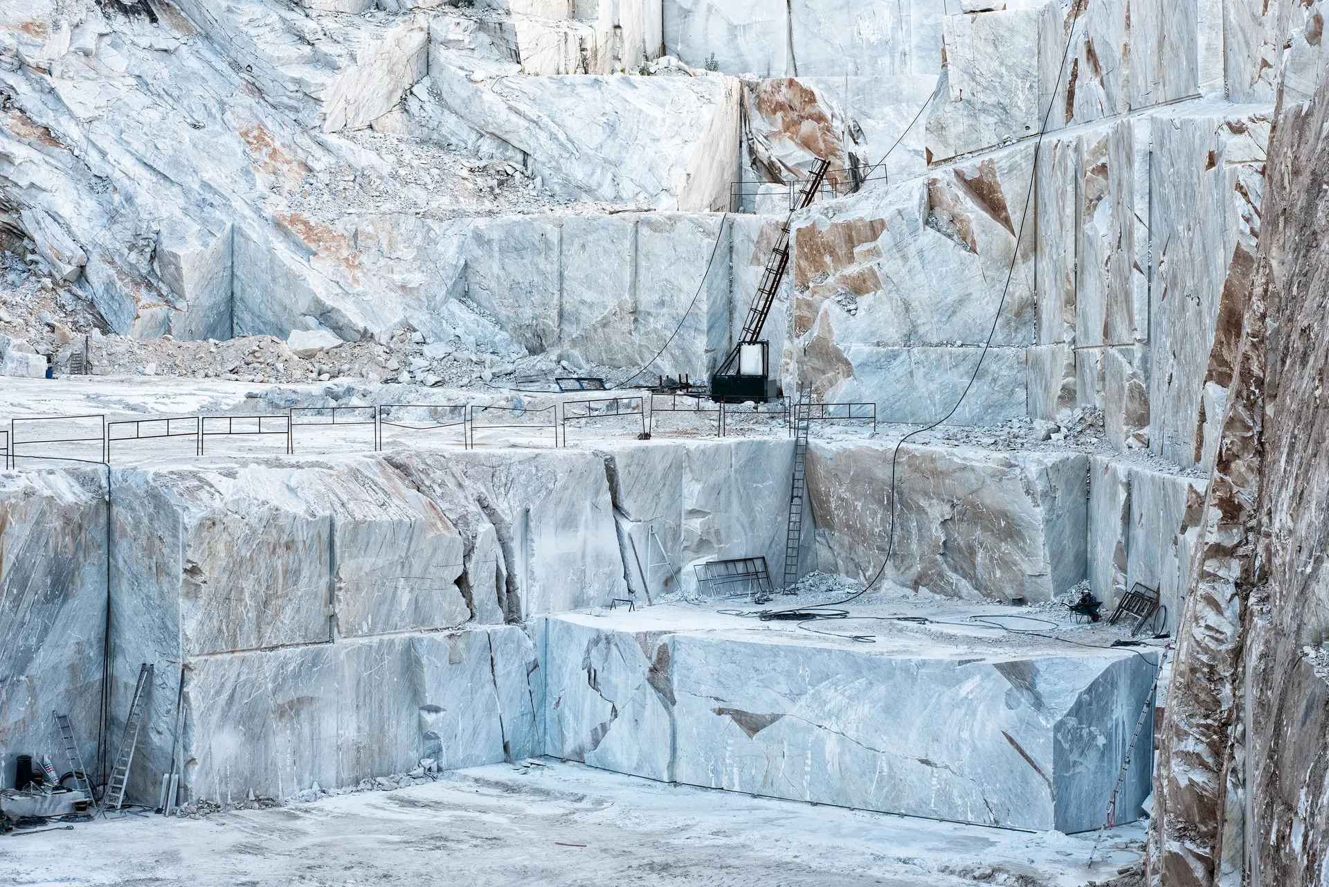 Pedreira de mármore branco em Carrara, na Itália