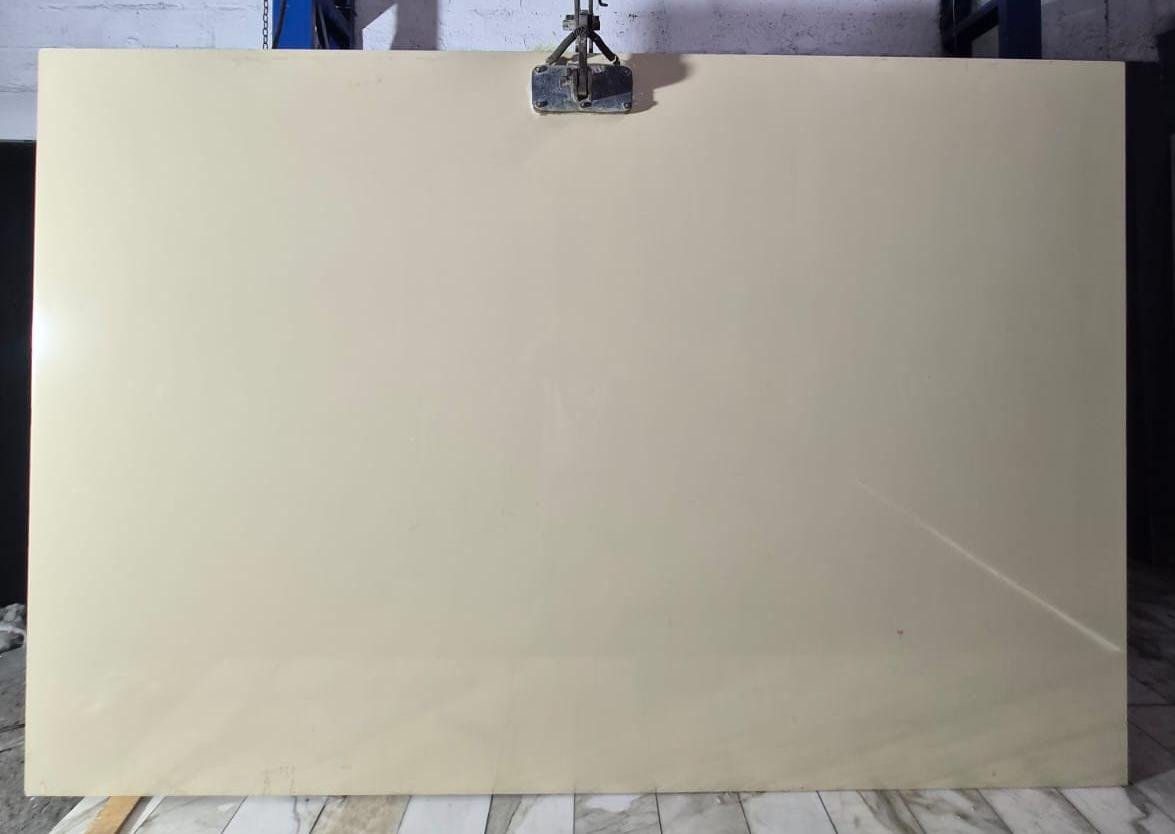 Pure Beige — Lumina